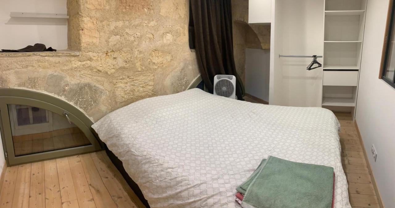 Chambre Avec Salle De Bain Et Cuisine Privee Centre Ville Historique Avec Climatisation Et Patio Bordéus Exterior foto