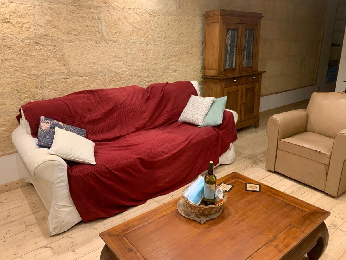 Chambre Avec Salle De Bain Et Cuisine Privee Centre Ville Historique Avec Climatisation Et Patio Bordéus Exterior foto